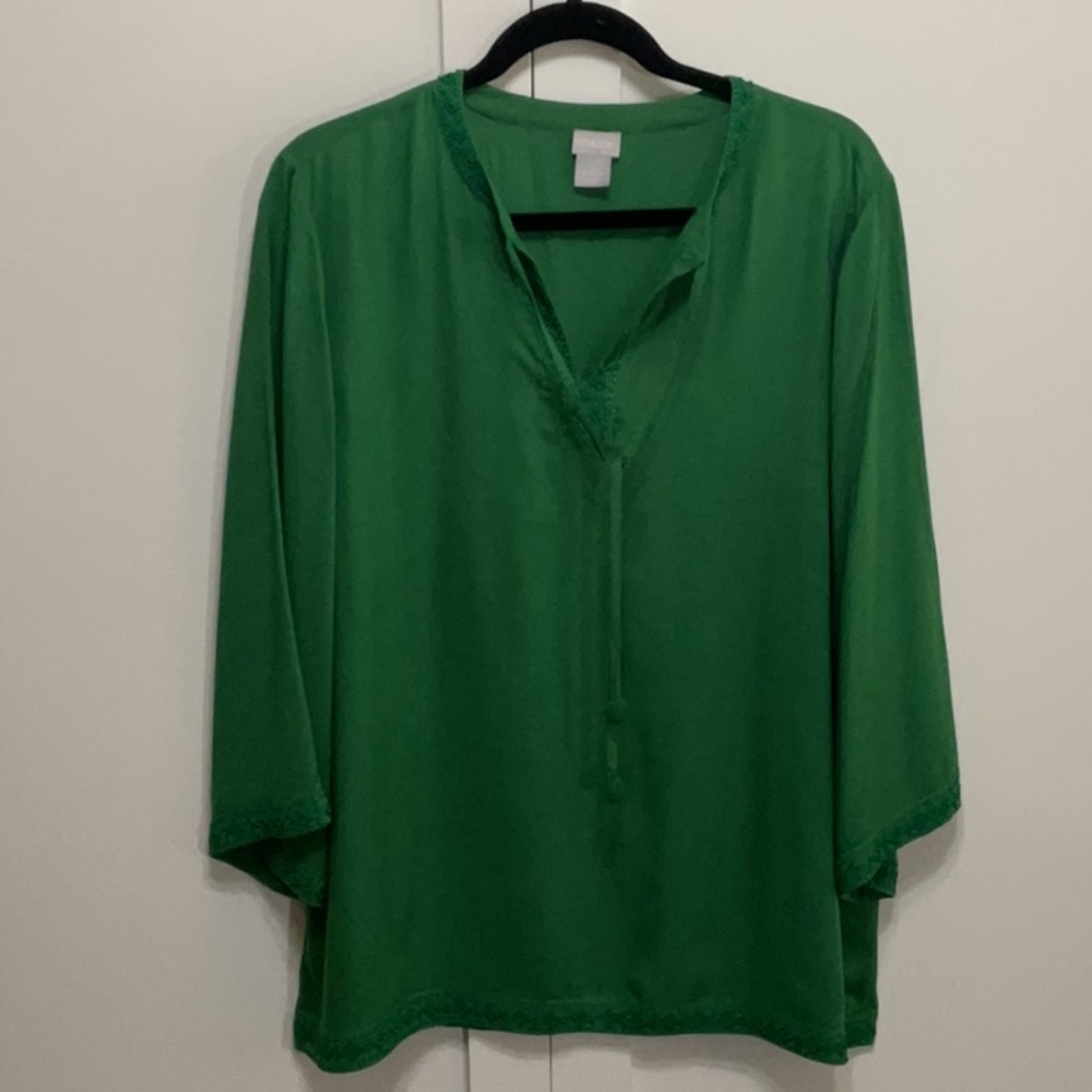 Chico's Emerald Green V-Neck Tie Tunic L ( Chico’s 2) with beaded edge trim.